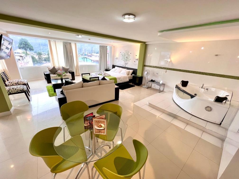 Destiny Hotel บาญอส ภายนอก รูปภาพ