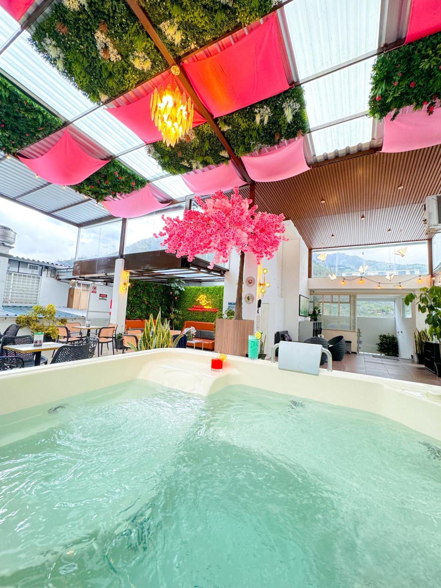 Destiny Hotel บาญอส ภายนอก รูปภาพ